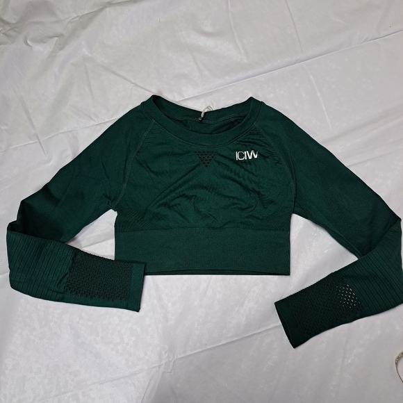 𝅺ICANIWILL (Iciw) Dynamic Seamless Crop Top - Picture 4 of 8